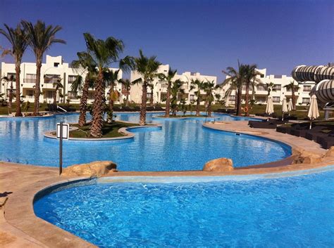 LE ROYAL HOLIDAY RESORT .